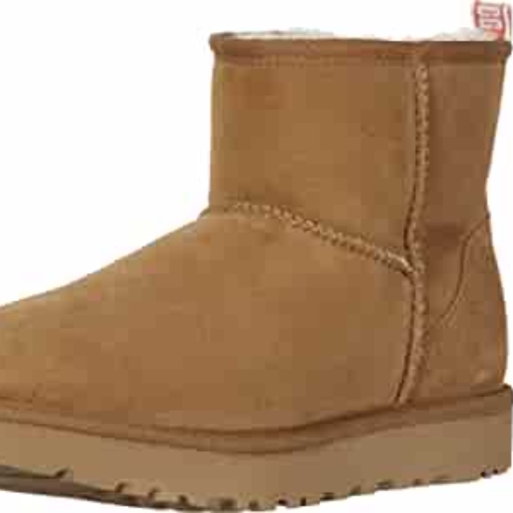 UGG Classic Mini II, NEW in box!